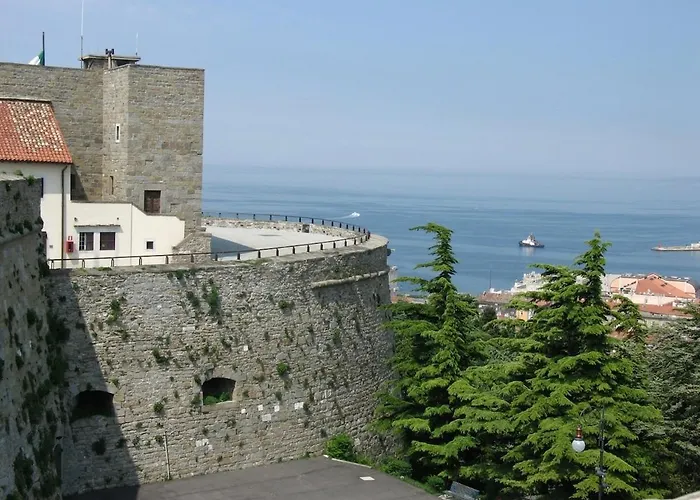 Cher Ferraris Apartamento Trieste